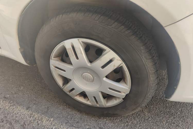 Used Buick Excelle 2013 1.5L Automatic Classic Model Right Front Wheel Hub