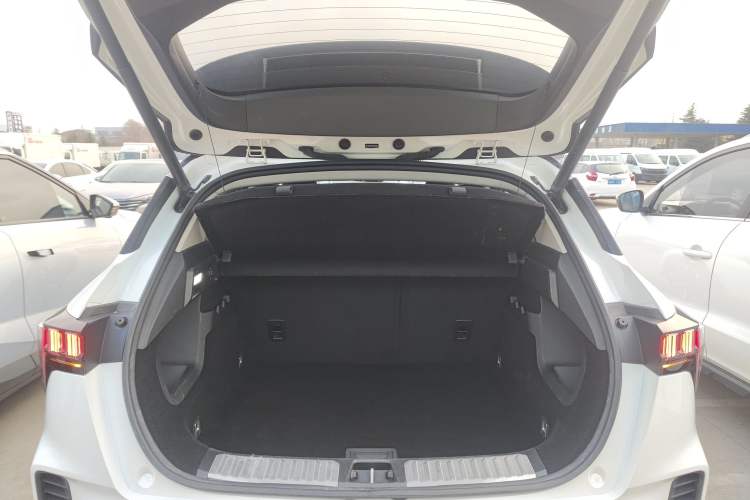 Used Lynk & Co 06 2021 1.5T Shero Pink Special Edition
