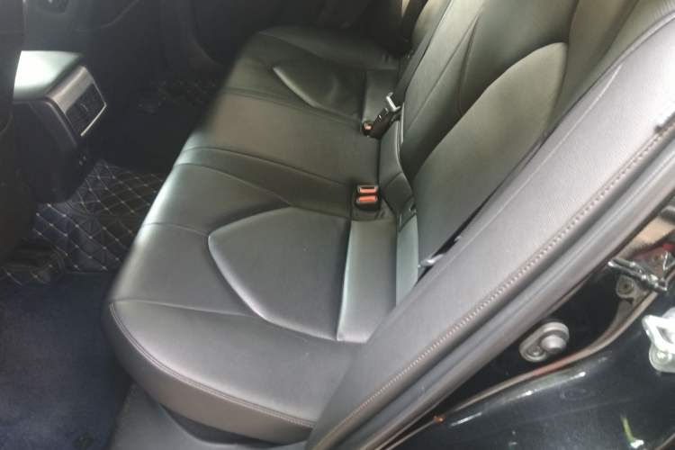 Used Toyota Camry 2019 Dual-Engine 2.5 HG Luxury Edition China V Standard