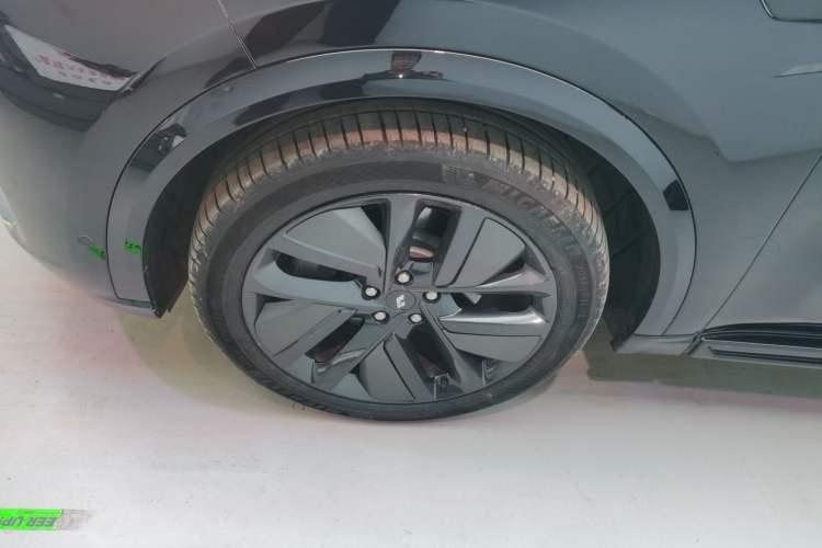 Used Li Auto L9 2024 Pro Model Left Front Wheel Hub