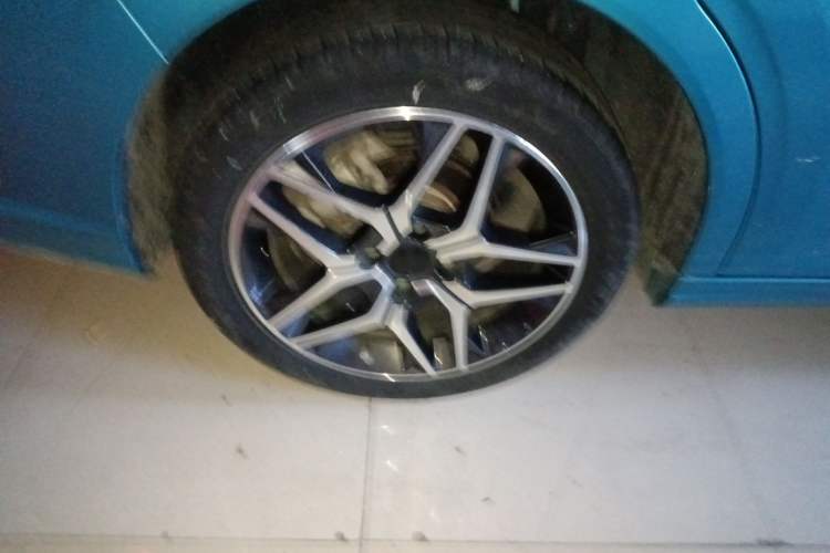 Used Dongfeng Aeolus Yixuan 2021 230T Automatic Chasing Shadow Edition Right Rear Wheel Hub