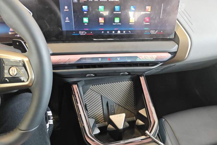 Used BMW X3 2025 xDrive30L Luxury Edition M Sport Package Audio And AC Panel