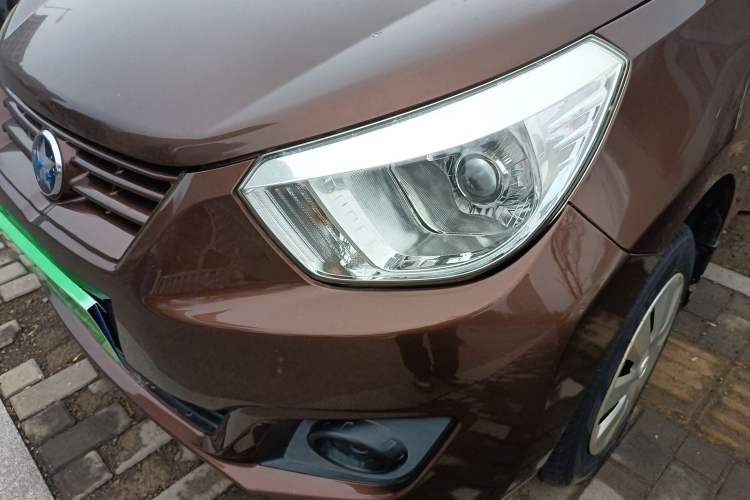 Used Venucia R30 2014 1.2L Manual Enjoyment Edition
