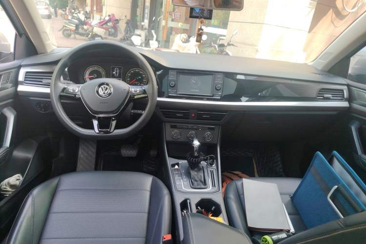 Used Volkswagen Lavida 2018 1.5L Automatic Comfort Edition China V Standard Center Console