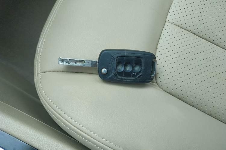 Used Baojun 730 2016 1.5L Manual Comfort Version 7 Seats China V Emission Standard Interior 1