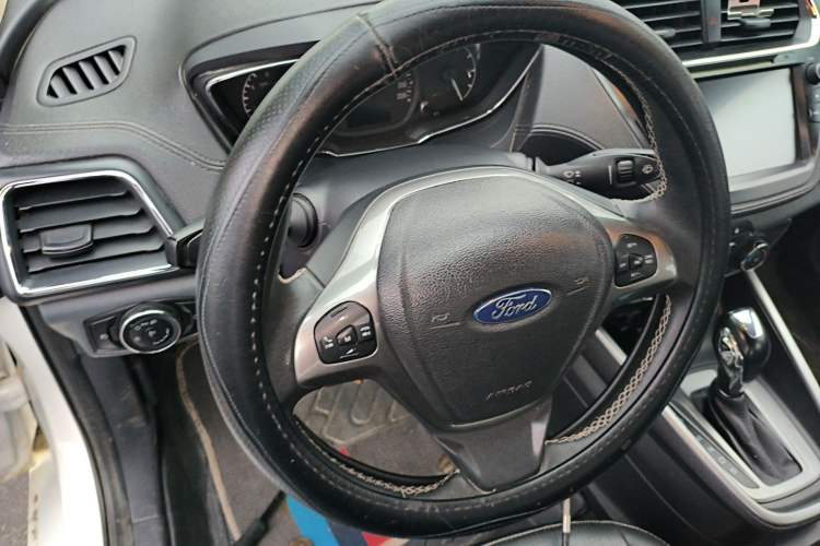 Used Ford Escort 2017 Happiness Edition 1.5L Automatic Fashion Version Steering Wheel