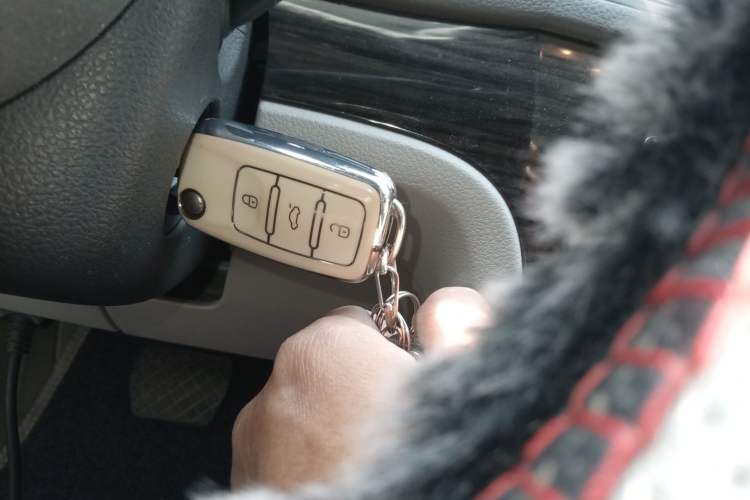 Used Volkswagen Gran Lavida 2013 1.6L Automatic Comfort Model Vehicle Key