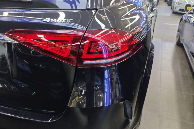 Used Mercedes-Benz GLE 2022 GLE 350 4MATIC Stylish Model Exterior 1