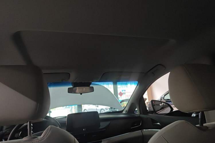 Used Buick GL8 2023 Land Executive Class Comfort Model