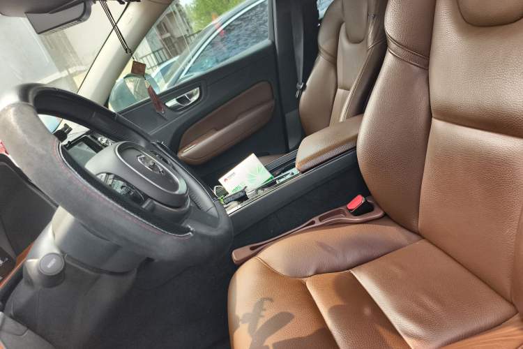 Used Volvo XC60 2019 T5 4x4 Smart Edition China VI Standard