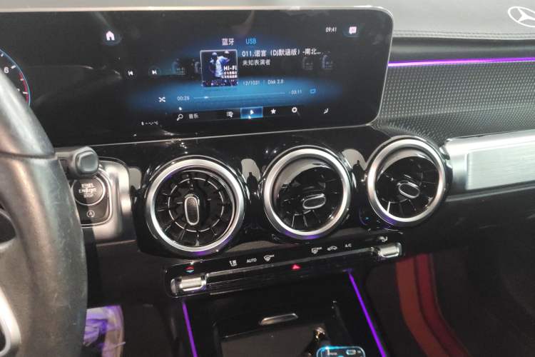 Used Mercedes-Benz GLB 2020 GLB 200 Dynamic Edition Audio And AC Panel