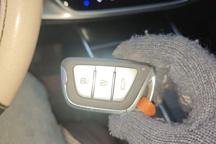 Used SOL X8 2021 300T DCT Comfort Edition 5 Seats
