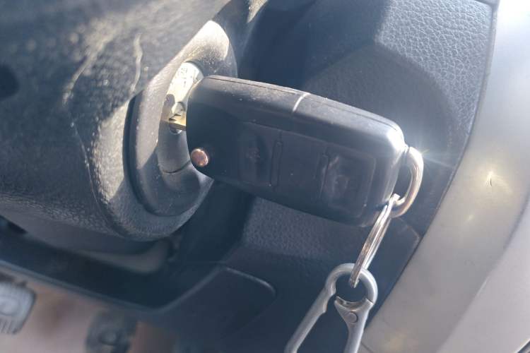 Used Nissan Livina 2015 1.6XE Manual Comfort Edition Vehicle Key