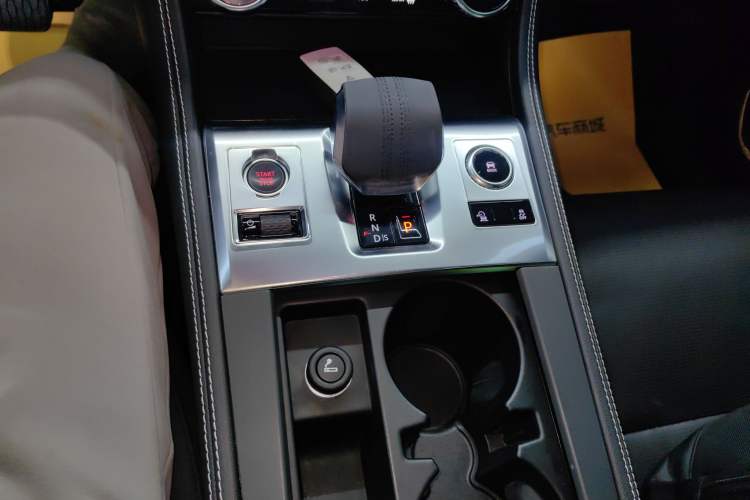 Used Jaguar F-PACE 2021 250 PS R-Dynamic S
