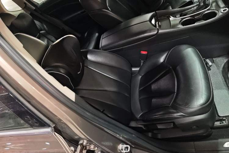 Used Buick Envision 2018 20T Two-Wheel-Drive Elite Model