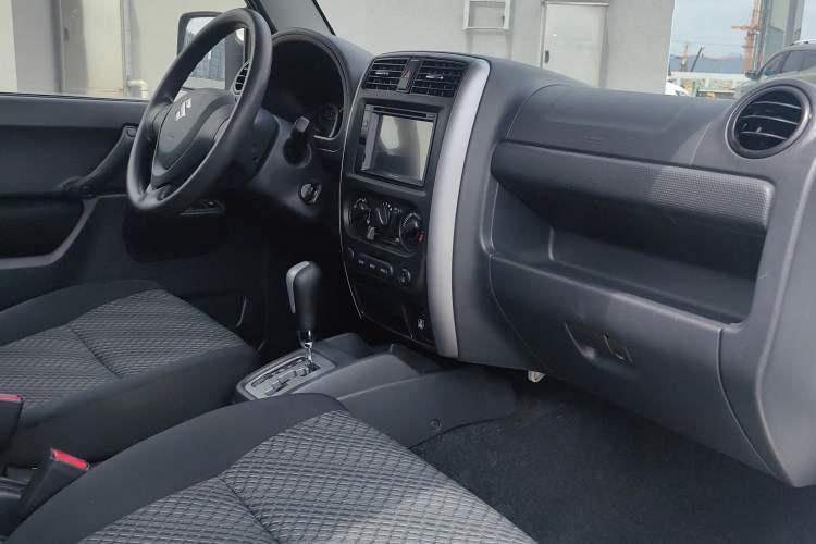 Used Suzuki Jimny 2015 1.3L AT JLX Navigation Edition