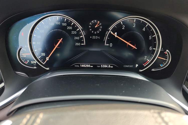 Used BMW 7 Series 2018 730Li Luxury Edition M Sport Package Odometer Close Up