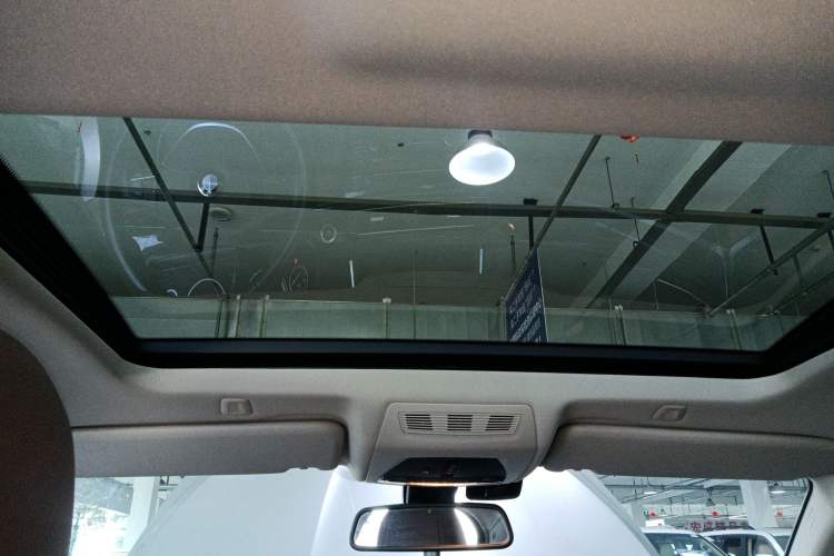 Used BMW 5 Series 2014 528Li xDrive Premium Edition Headliner