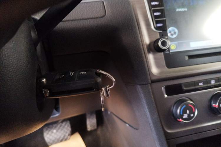 Used Volkswagen Golf 2016 1.6L Automatic Fashion Model
