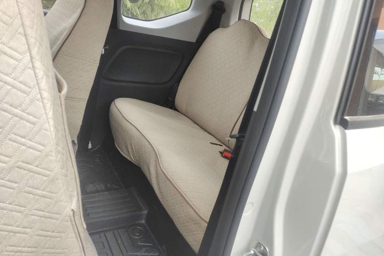 Used Wuling Hongguang MINIEV 2024 3rd Generation 215km Youth Edition Left Rear Seat