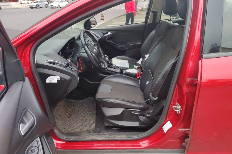 Used Ford Focus 2012 Sedan 1.6L Automatic Fashion Edition