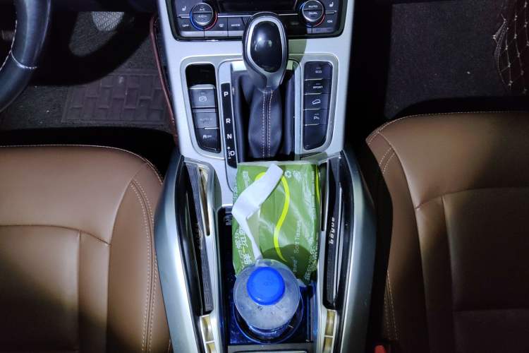 Used Geely Auto Emgrand X7 Sport 2016 1.8TD Automatic ZhiZun Version Gear Lever