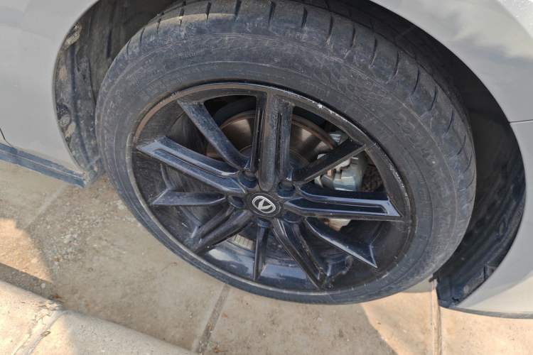 Used Changan UNI-V 2022 1.5T Prestige Version