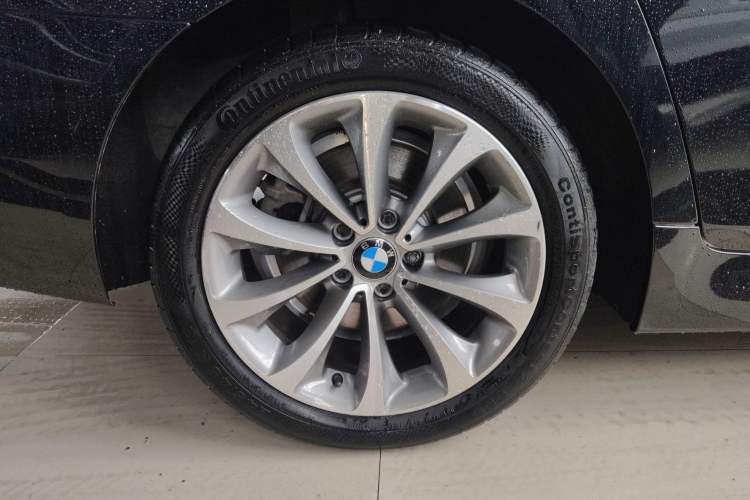 Used BMW 5 Series 2014 528Li Leading Model
