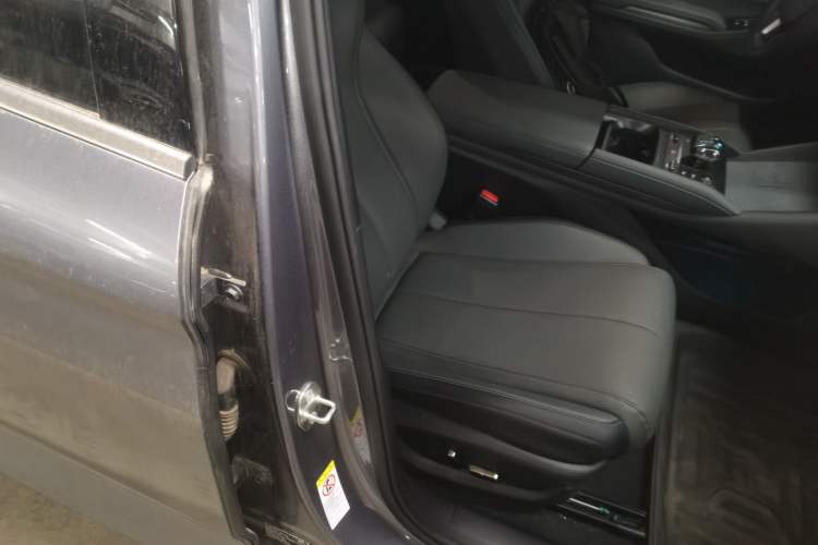 Used BYD Qin L 2025 DM-i Smart Drive 120KM Superior Model