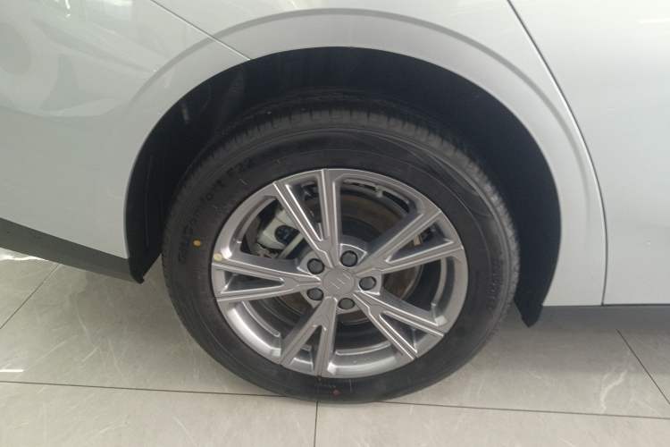Used Geely Galaxy L6 2025 EM-i 140km Long-Range Version
