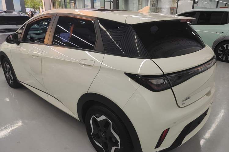 Used BYD Dolphin 2021 405 km Fashion Edition
