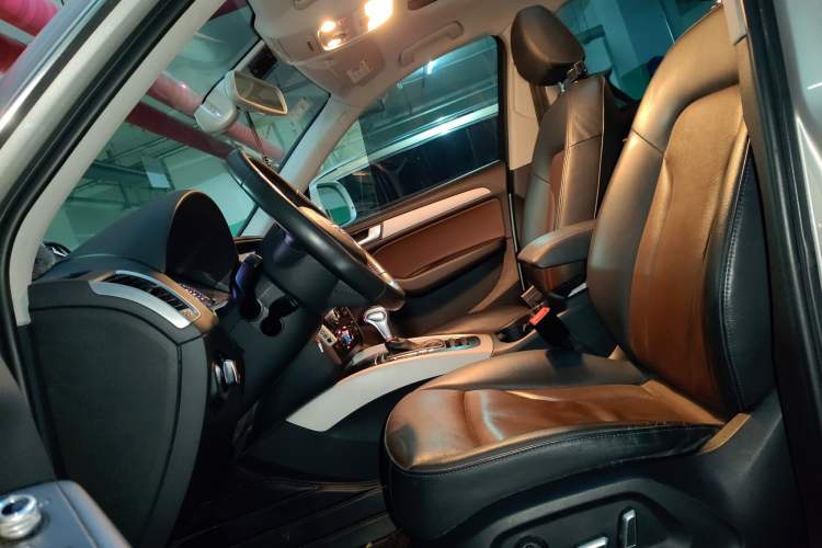 Used Audi Q5 2017 Plus 40 TFSI Ambition Model
