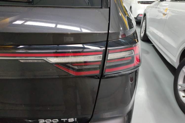 Used Volkswagen Tharu 2023 300TSI Two-Wheel-Drive Full Moon Edition Exterior 3