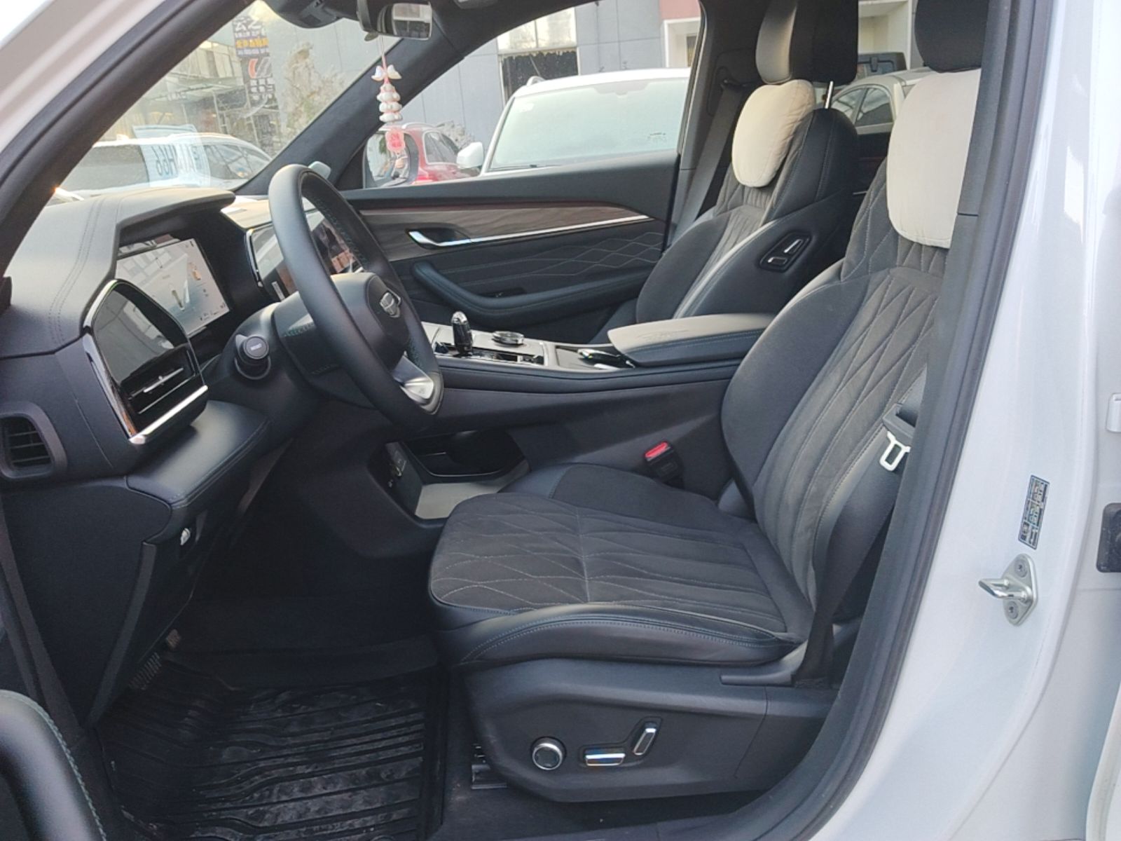 Geely Auto Monjaro L 2025 Dongfang Yao 2.0TD Automatic Lanxing Edition — снимка 17