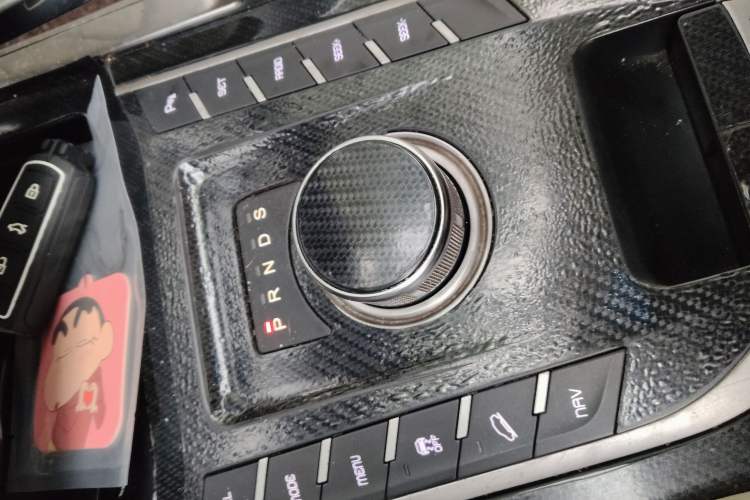 Used Zotye T700 2017 1.8T Dual-Clutch Prestige Model Gear Lever