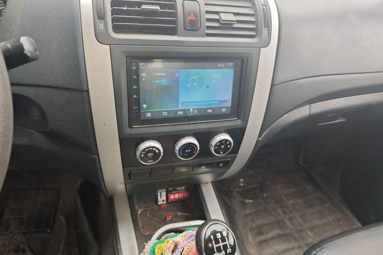 Used Foton Tunland 2015 2.8T E5 Diesel 2WD Comfort Edition BJ493ZLQ4 Audio And AC Panel