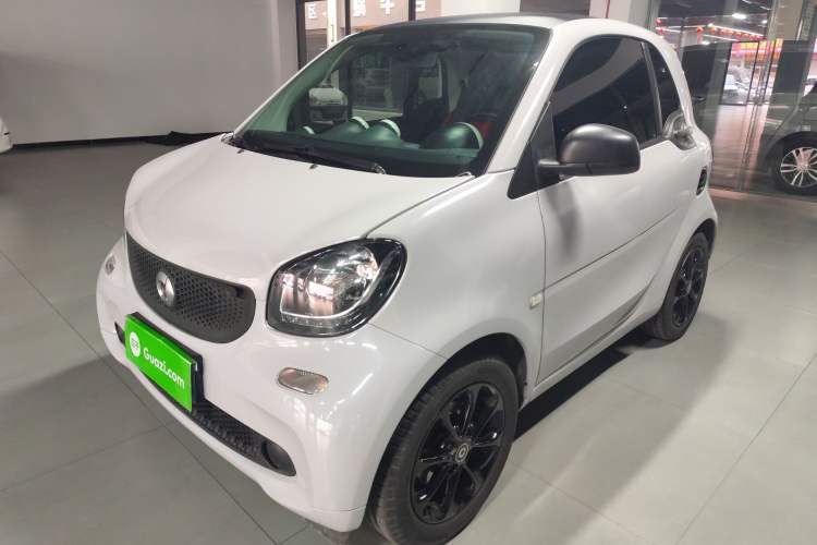 Used smart fortwo 2015 1.0L 52 kW hardtop Dynamic version