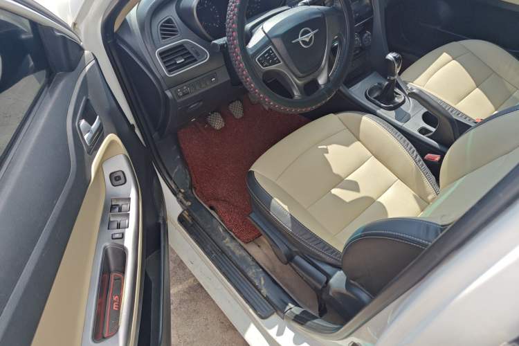 Used Haima Fumei 2016 1.6L Manual Prestige Model Upgrade Driver Seat