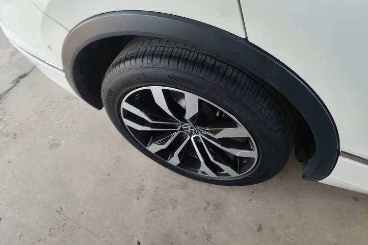 Used Volkswagen Tiguan L 2021 330TSI Automatic Two-Wheel Drive R-Line Enhanced Edition