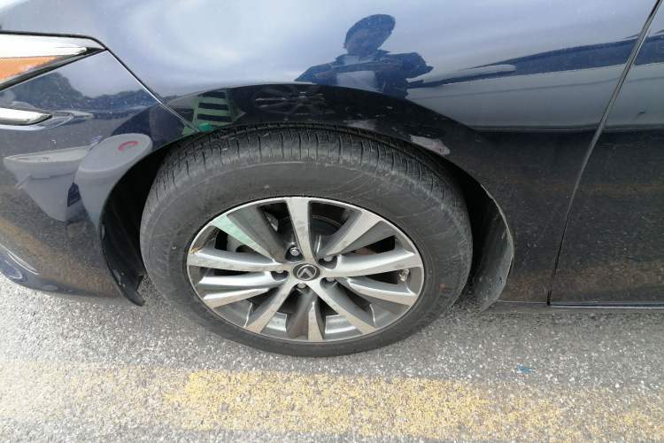 Used Lexus ES 2020 200 Excellence Edition Exterior 4