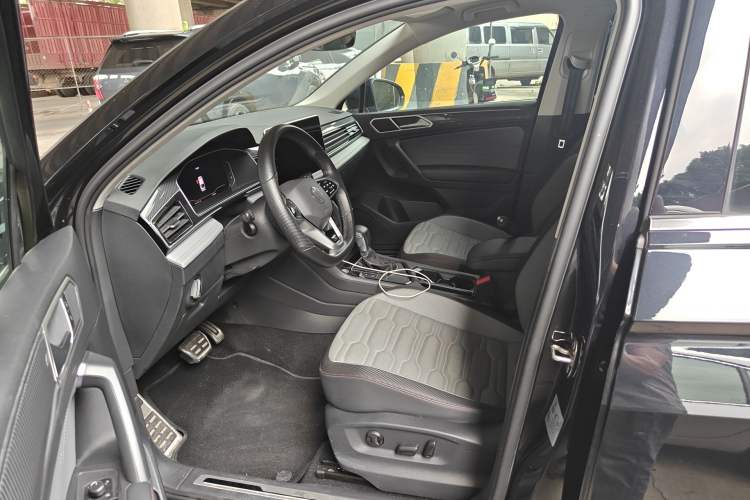 Used Volkswagen Tiguan X 2022 330TSI Two-Wheel-Drive Flagship Edition Left Front Seat