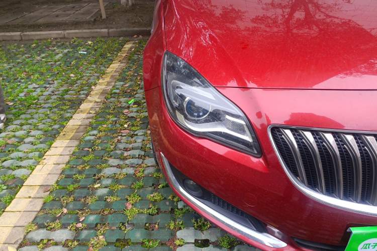 Used Buick Regal 2015 1.6T Elite Tech Model Right Front Headlight