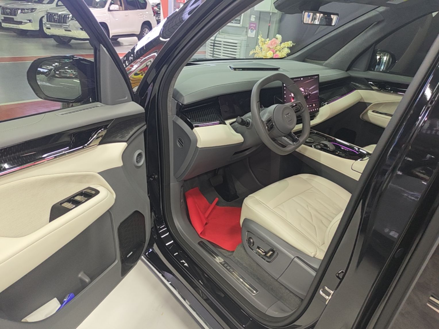 Zeekr 009 2024 7-Seater Aisle Version 108 kWh — снимка 18