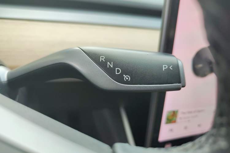 Used Tesla Model 3 2019 Long-Range Rear-Wheel-Drive Version