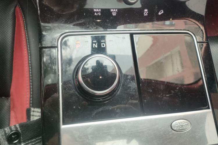 Used Land Rover Range Rover Velar 2019 250 PS R-DYNAMIC S