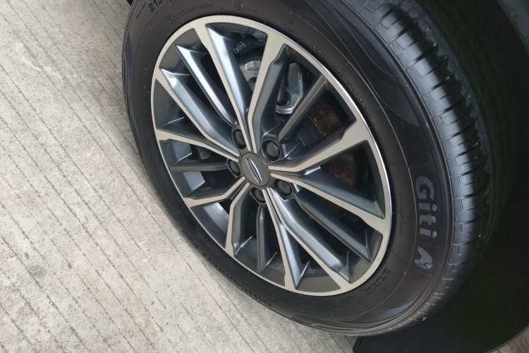 Used Geely Auto Preface 2023 2.0TD Luxury Version Right Rear Wheel Hub