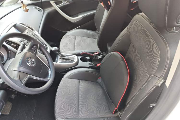 Used Buick GT 2014 XT 1.6L Automatic Fashion Edition Left Front Seat