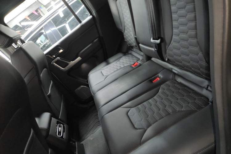 Used 212 T01 2024 2.0T Mechanic
