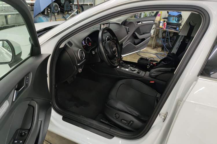 Used Audi A3 2014 Sportback 35 TFSI Automatic Style Edition Driver Seat