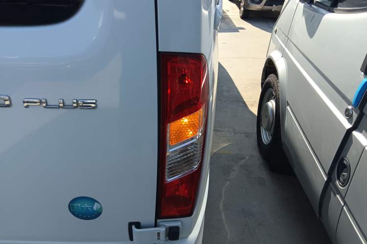 Used SAIC MAXUS Xintu V80 2021 2.0T PLUS Manual City Edition Short Wheelbase Ultra-Low Roof 5/6 Seats